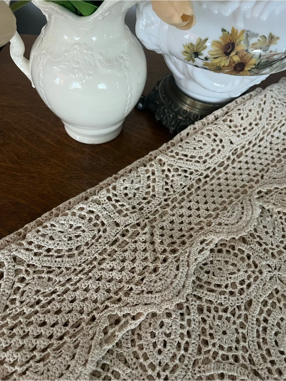 VTG Off White Beige Crochet Lace Tablecloth Scalloped 56”x 72” Excellent